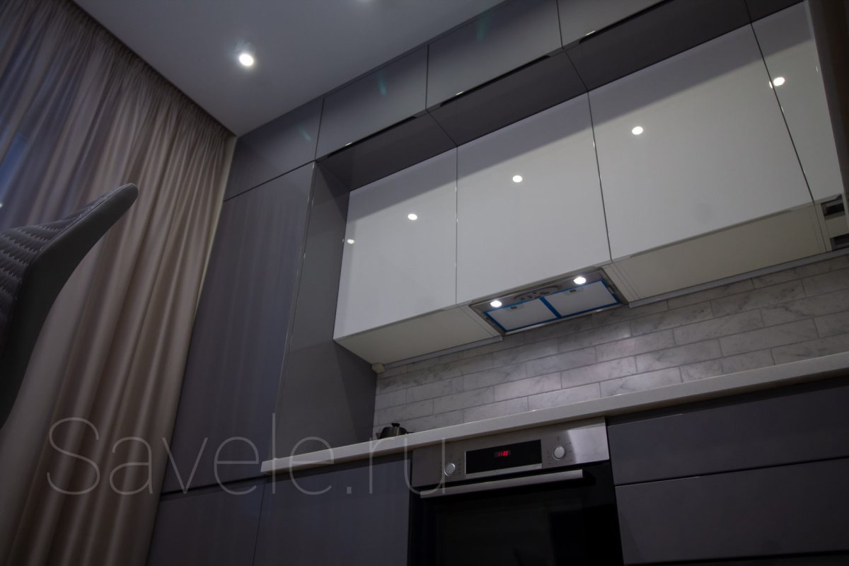 Кухня до потолка