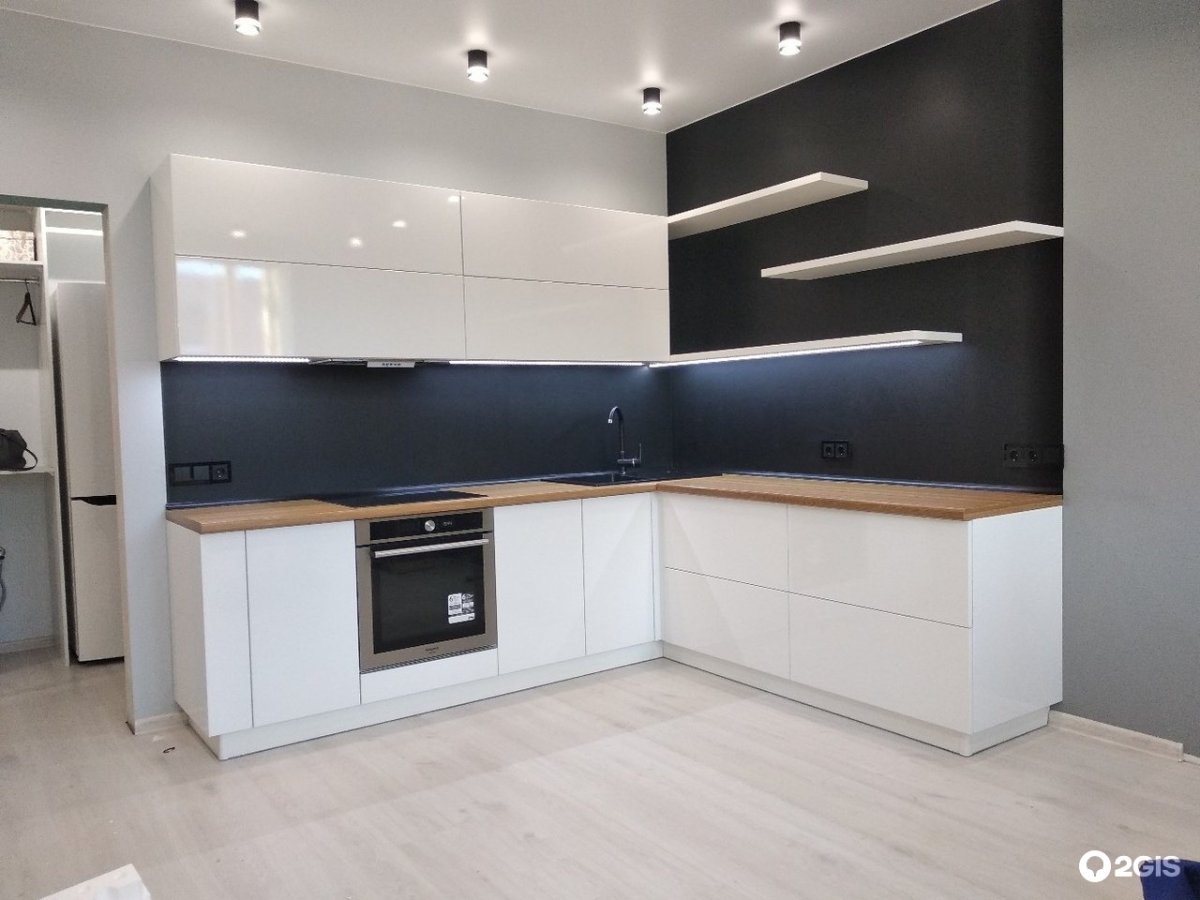 Двухъярусная кухня угловая