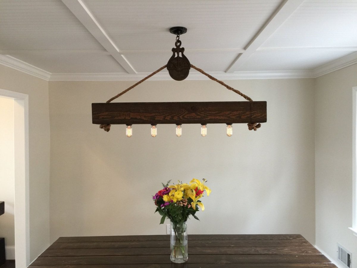 Люстра из балок
