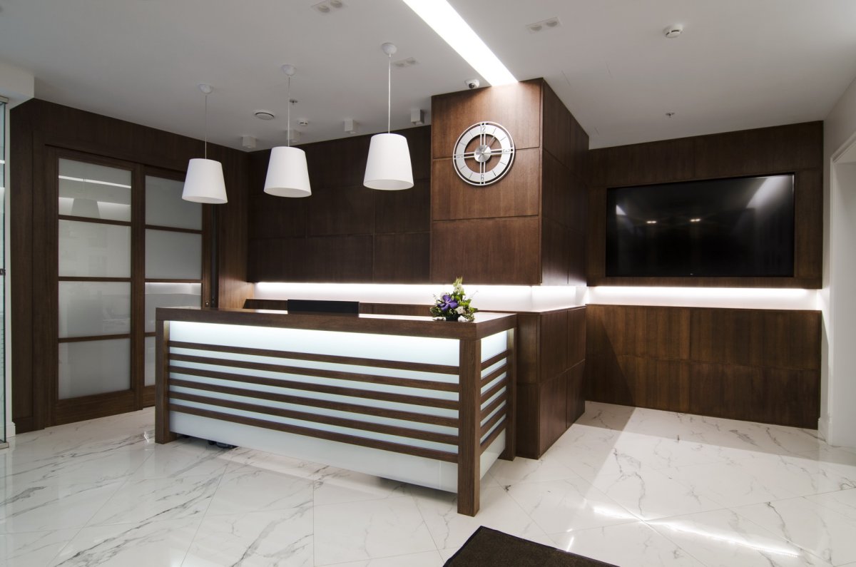 Ресепшн из дерева