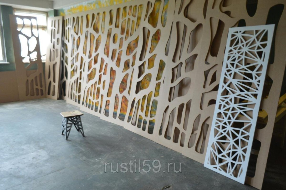 Резная деревянная перегородка