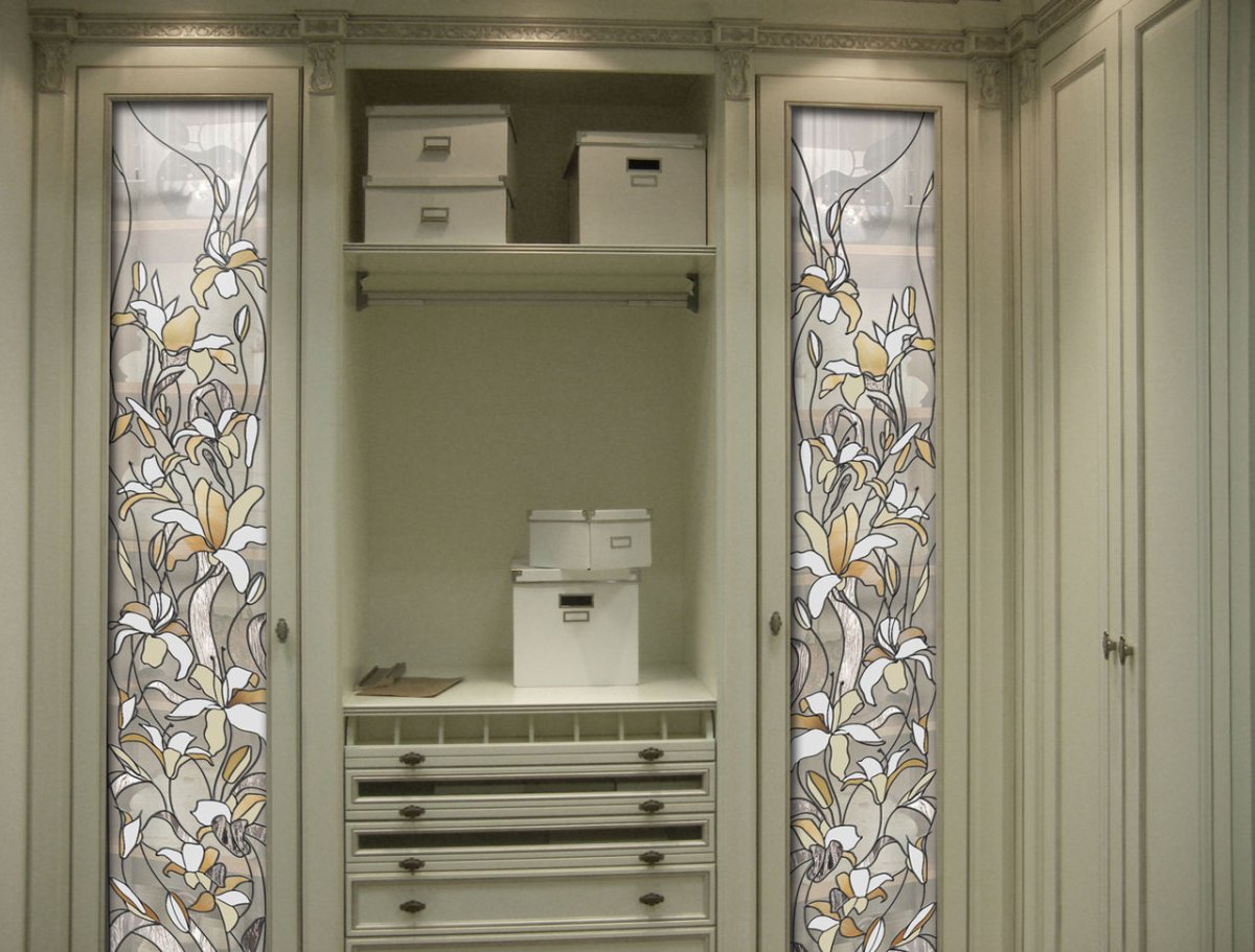 Декор дверцы шкафа