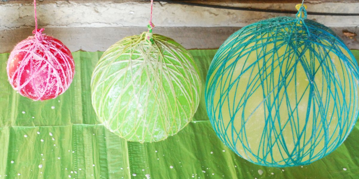 Украшения из ниток и воздушных шаров