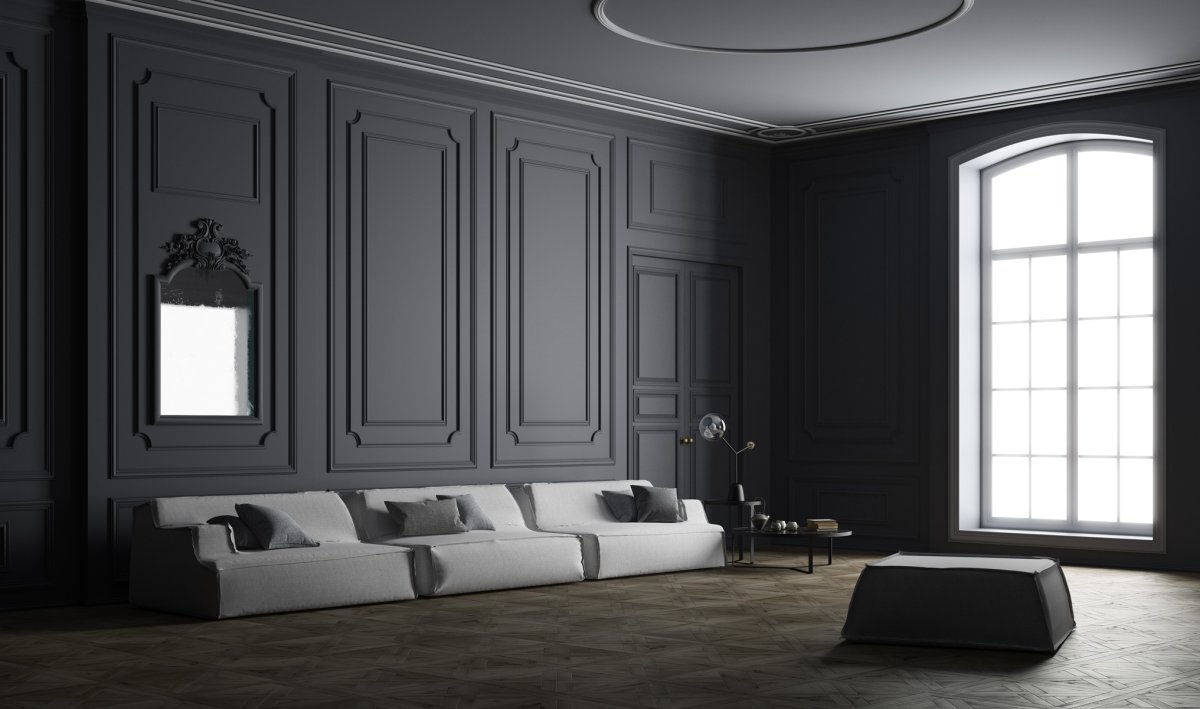 Серая стена с молдингами