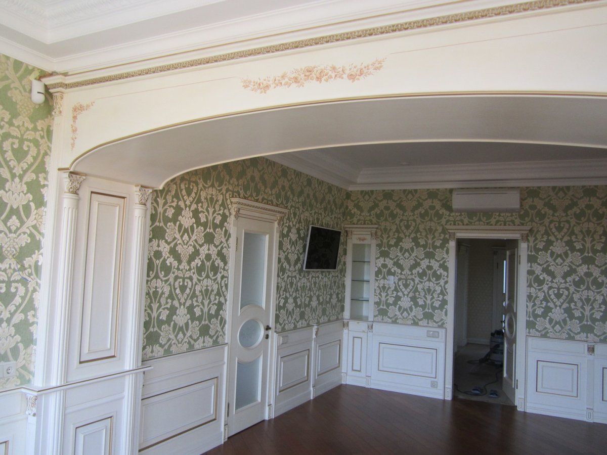 Арка отделанная плинтусом