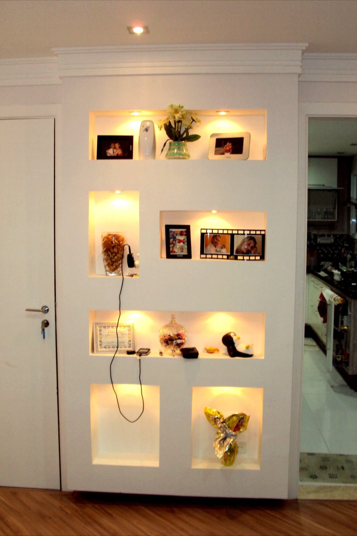 Ниши в интерьере гостиной