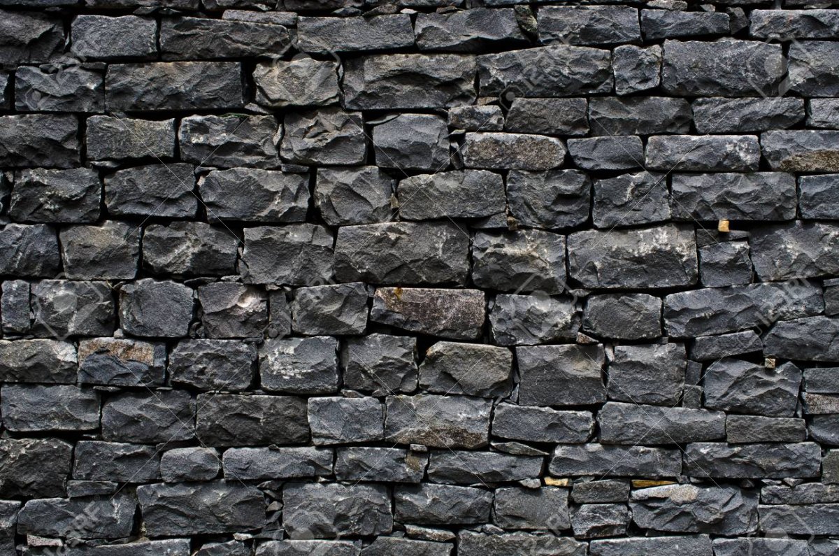 Каменная кирпичная стена