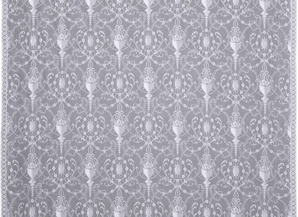 Белая драпировка