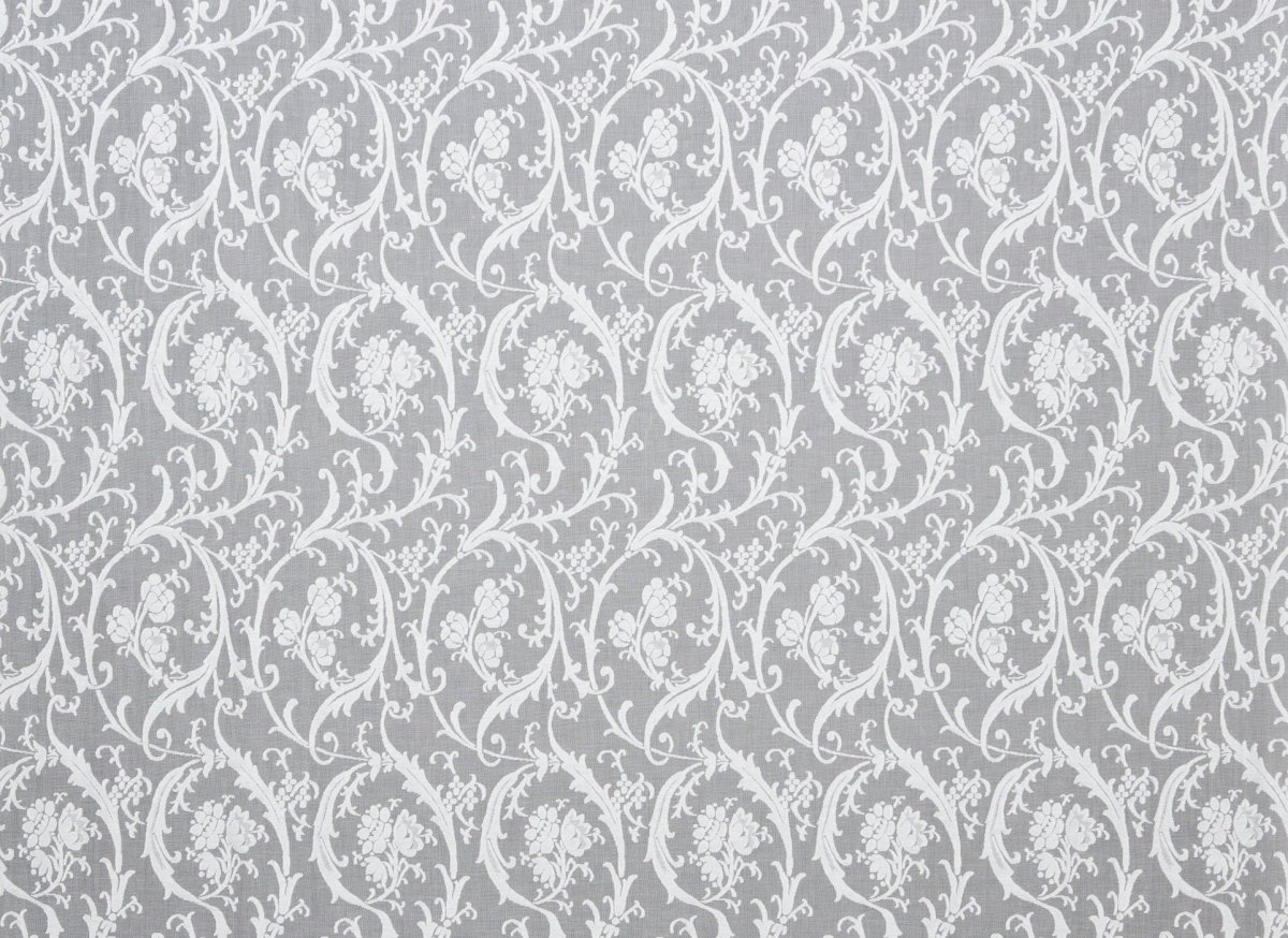 Тюль на белом фоне