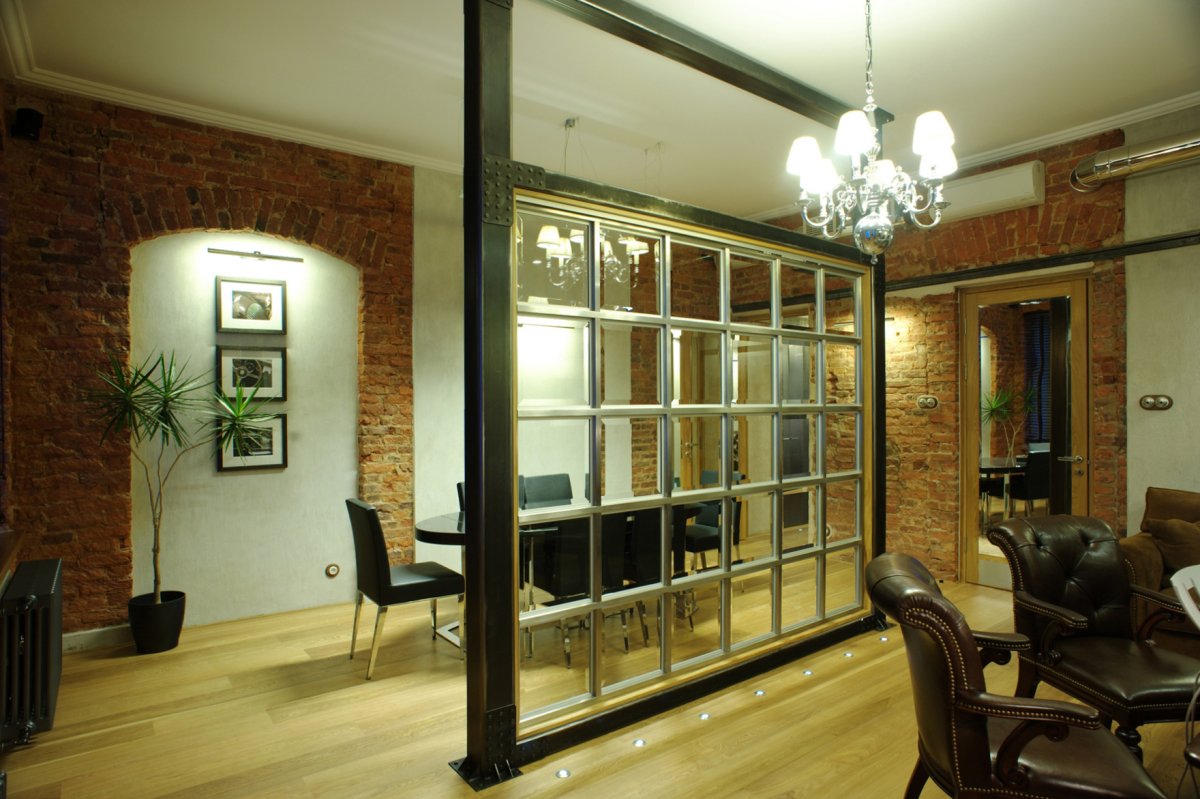 Интерьеры холла с зеркалом