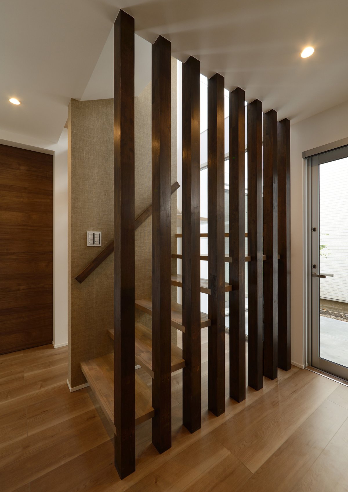 Лестница в двухуровневой квартире