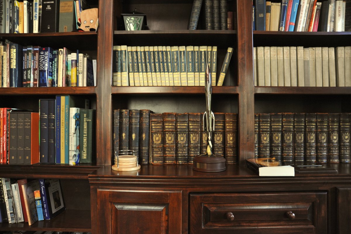 Полка книжная