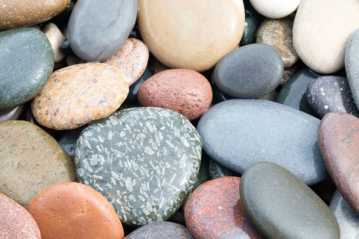 Разноцветные камушки