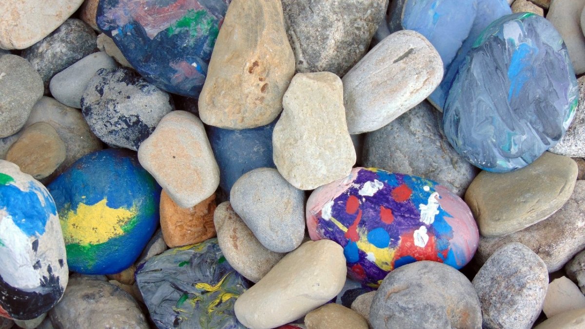 Декор с морскими камнями