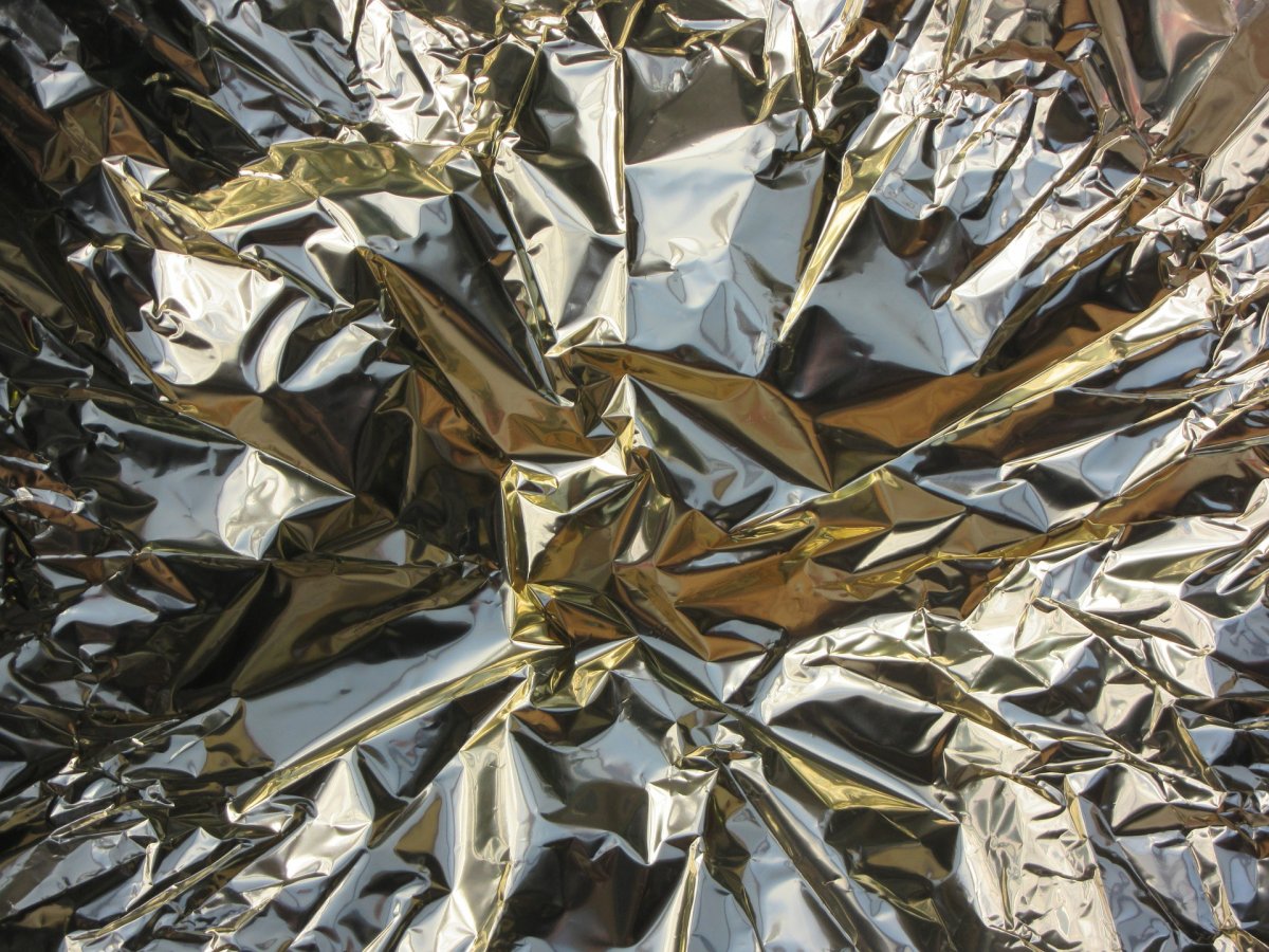 Смятая алюминиевая фольга