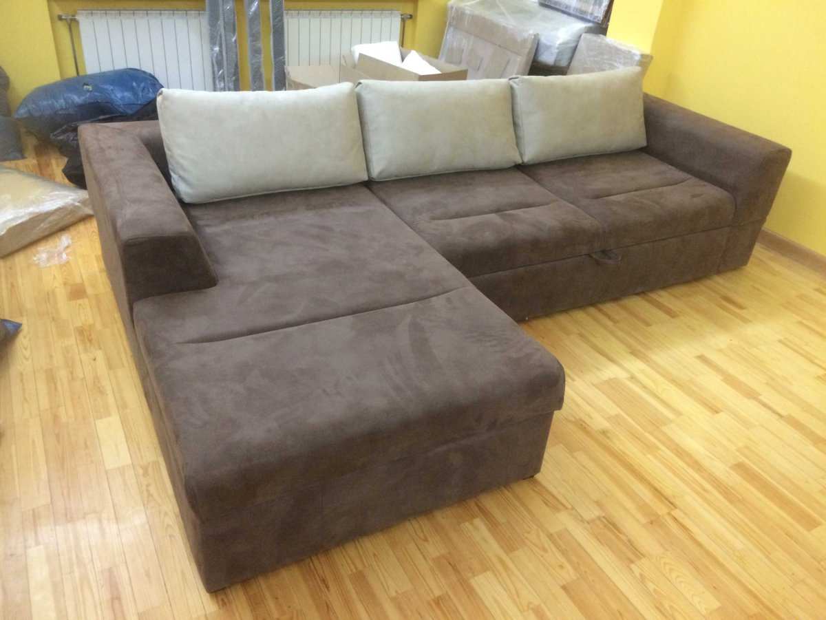 Обшивка углового дивана