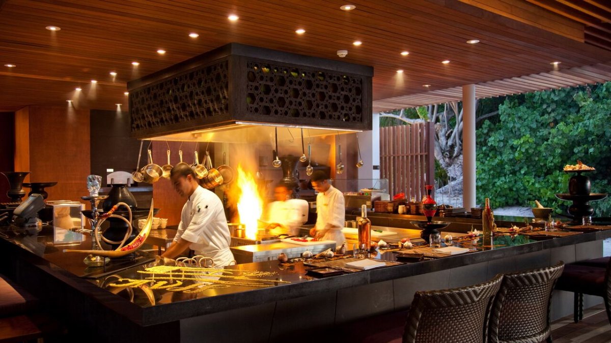 Открытая кухня в кафе