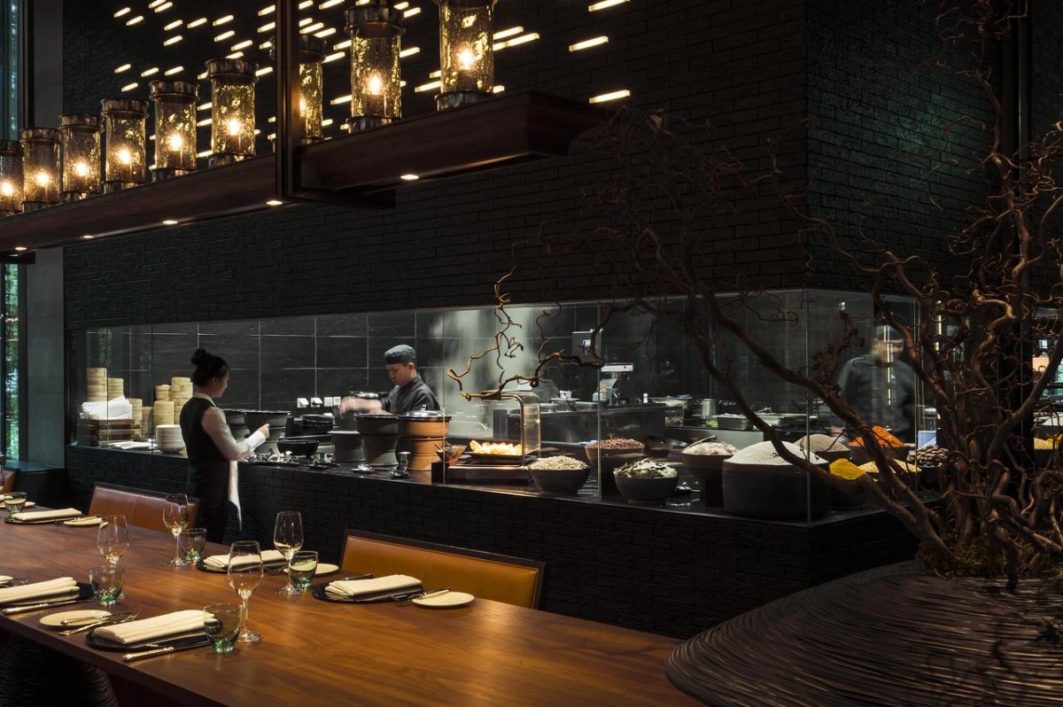 Открытая кухня в кафе