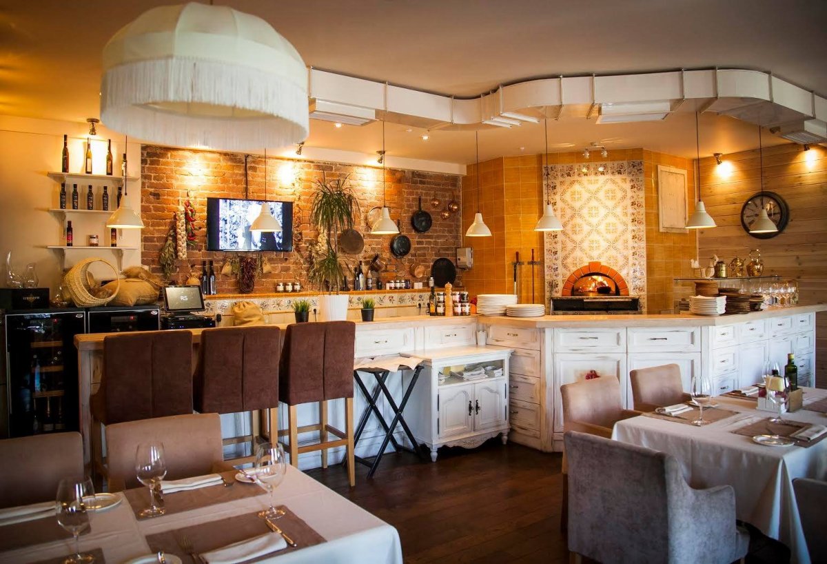 Открытая кухня в ресторане