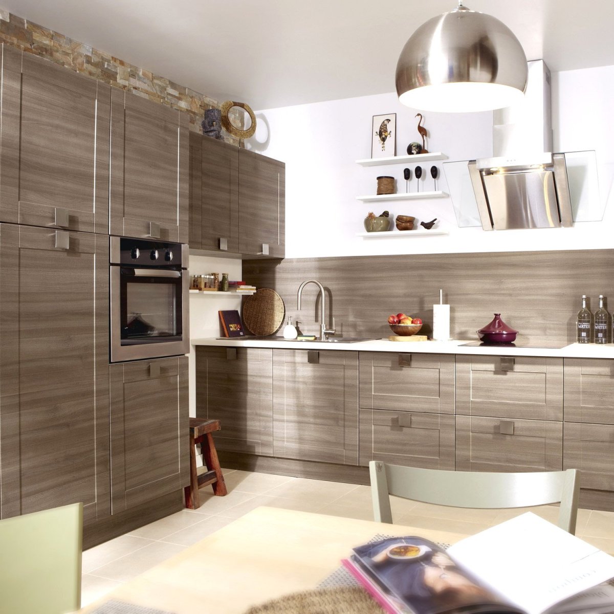 Мегион Леруа Мерлен