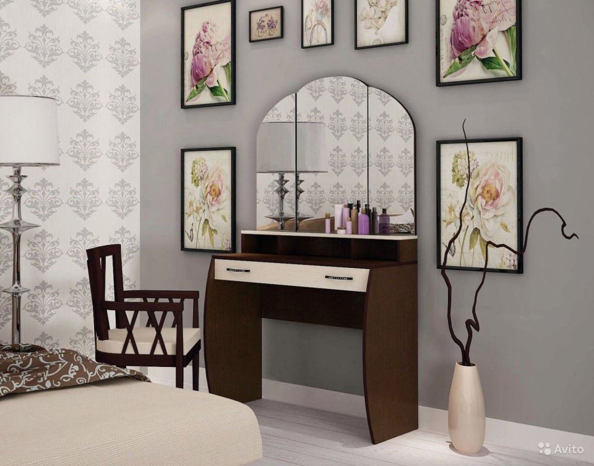 Туалетный столик