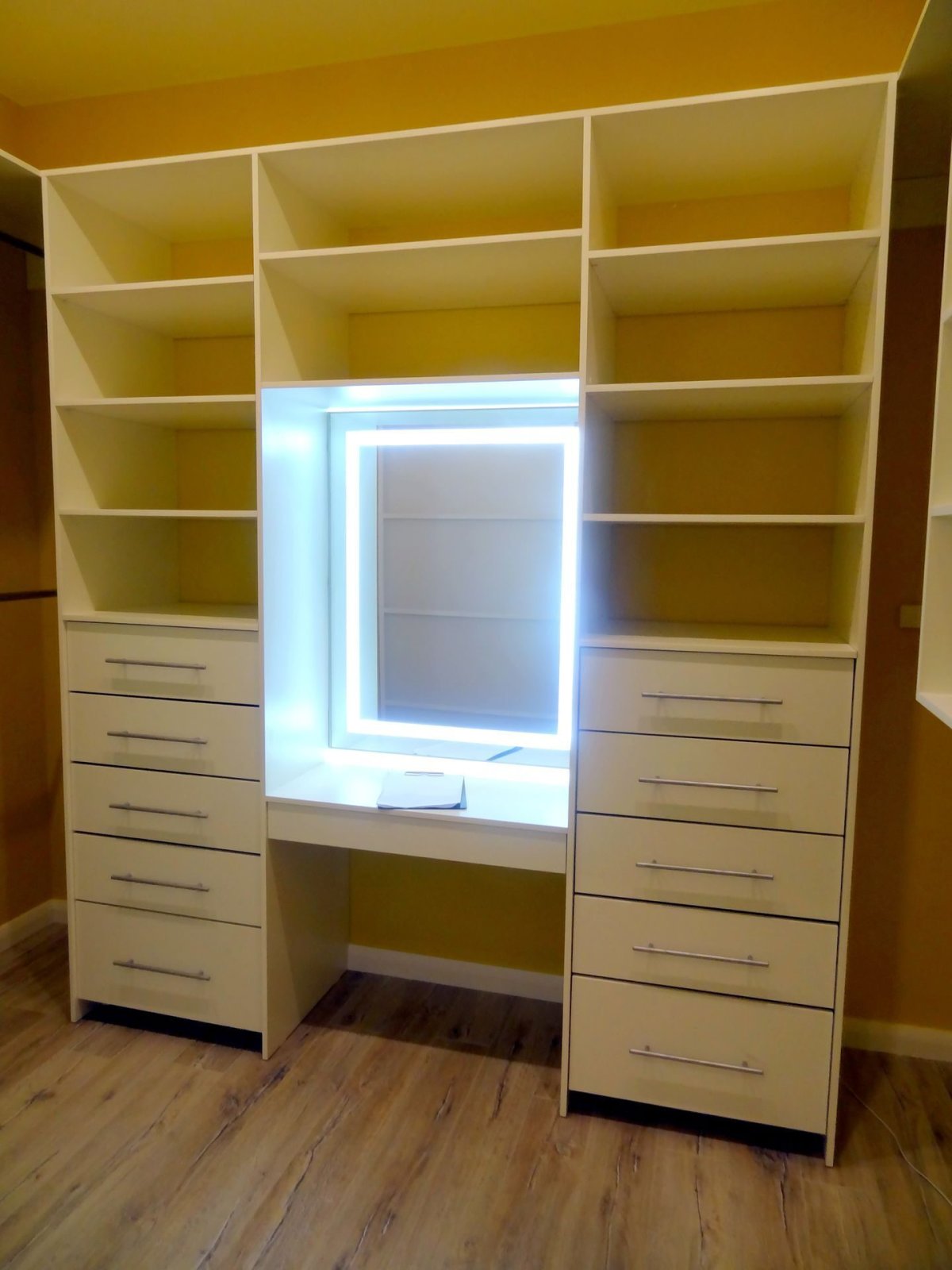 Шкаф платяной и шкаф с туалетным столиком в спальню