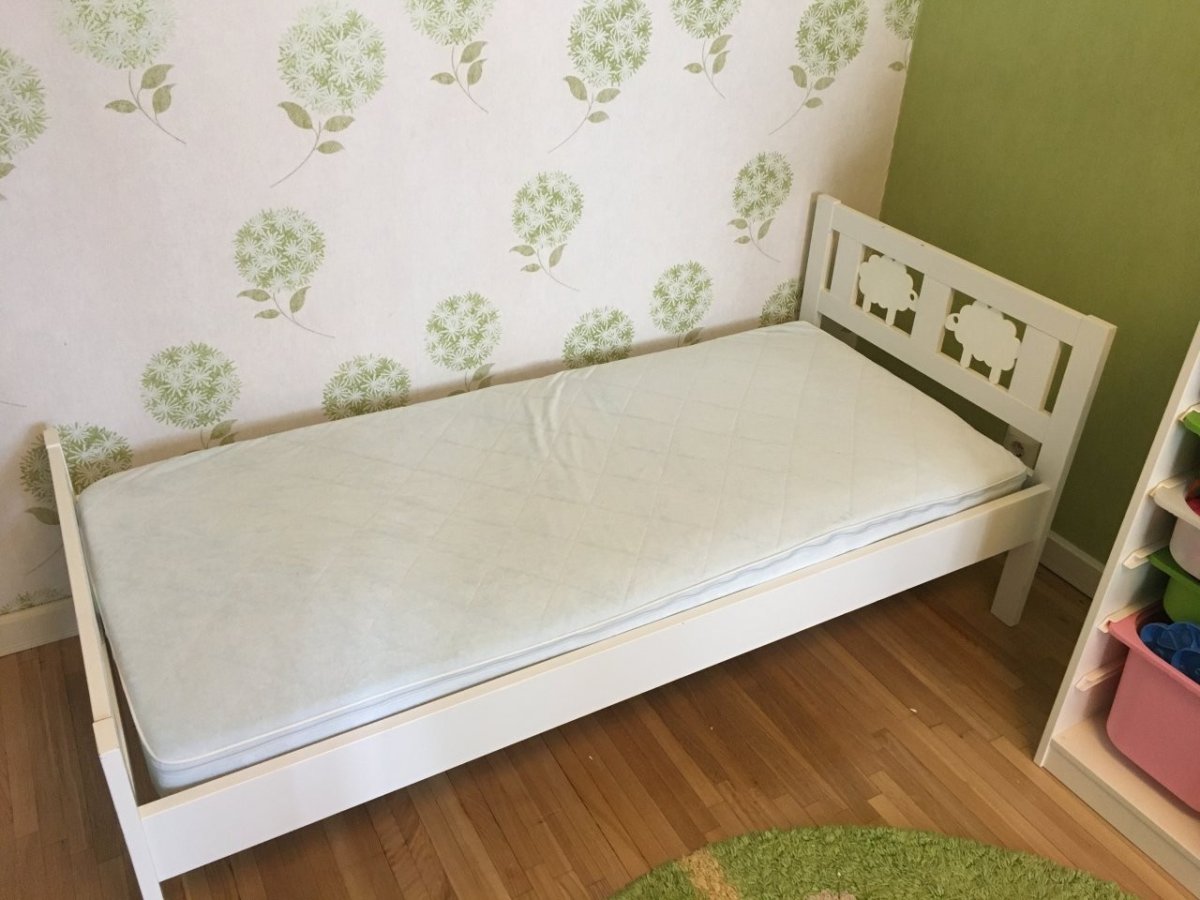 Кровать без бортиков