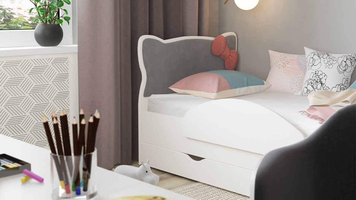 Мягкое изголовье из подушек