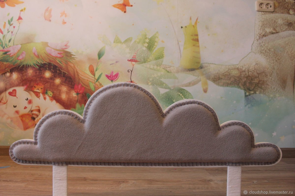 Изголовье кровати из дерева