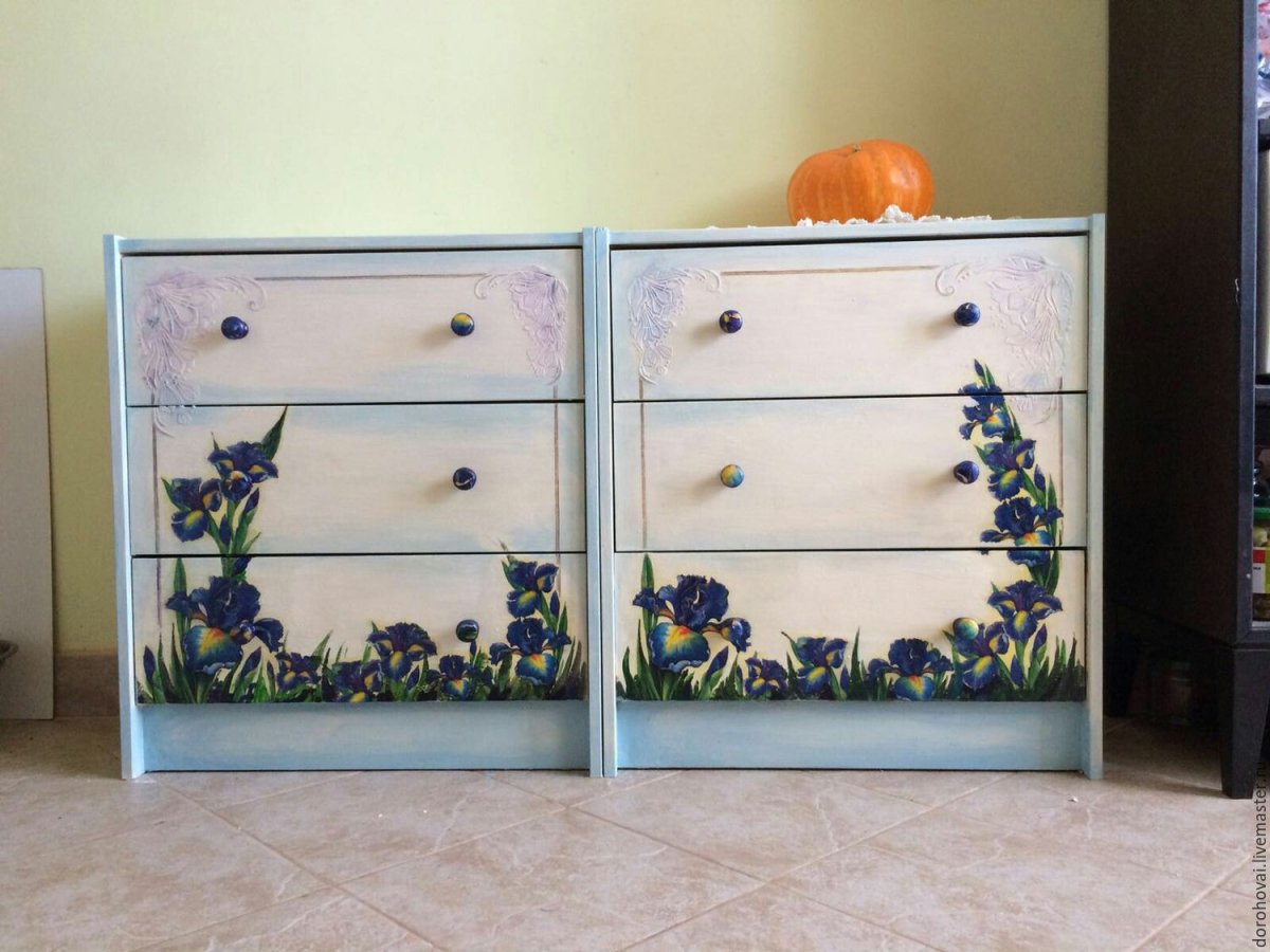 Старый холодильник