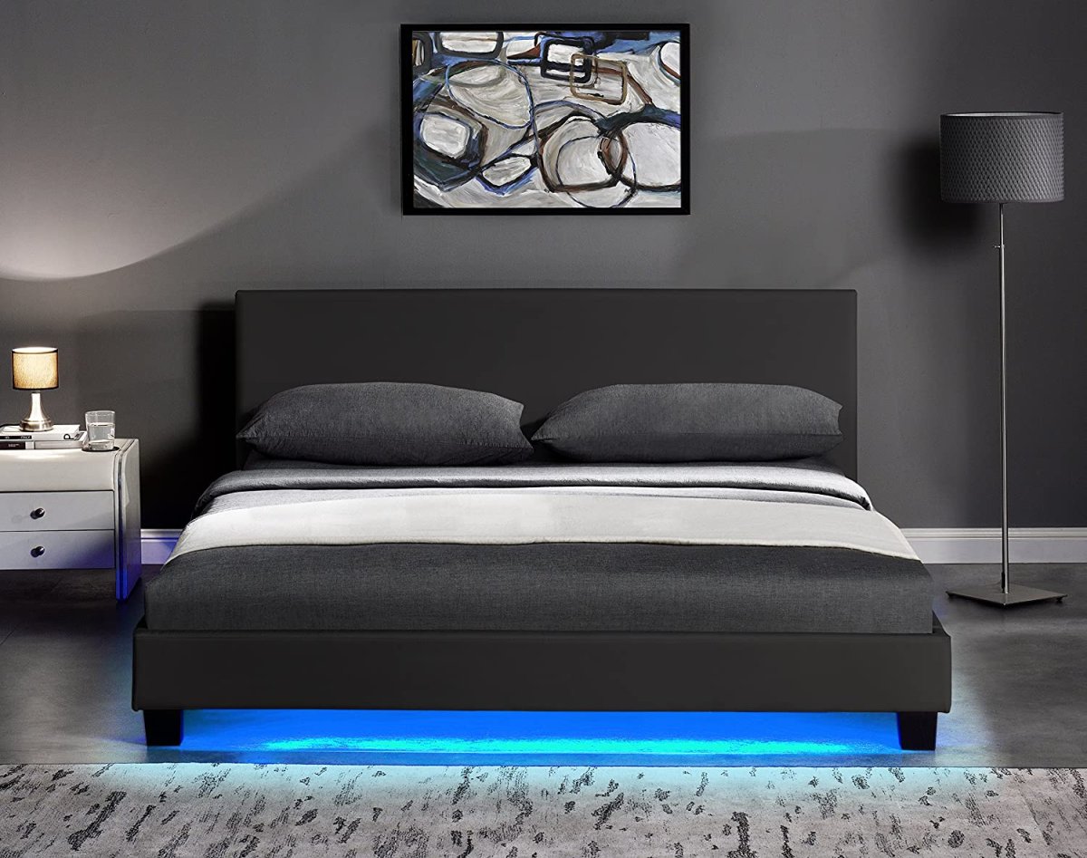 Спальня в черно белых тонах