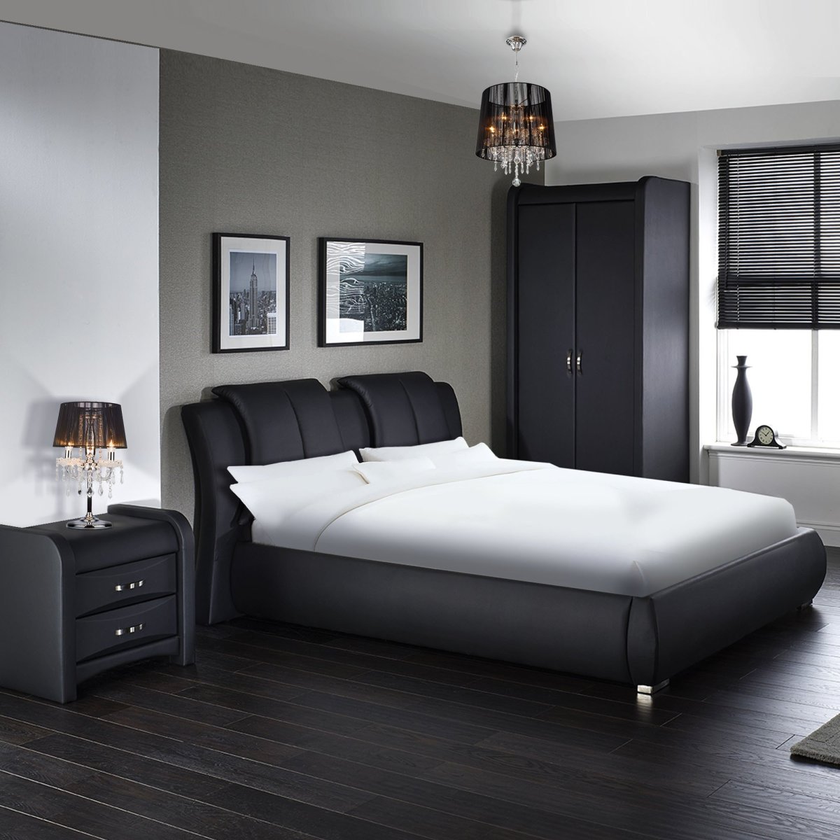 Черная люстра в интерьере спальни