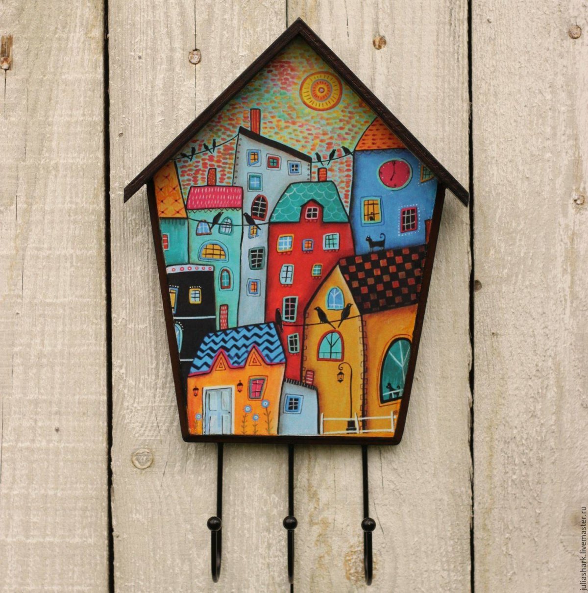 Ключница настенная деревянная домик