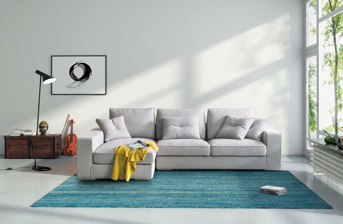 Серый диван в интерьере