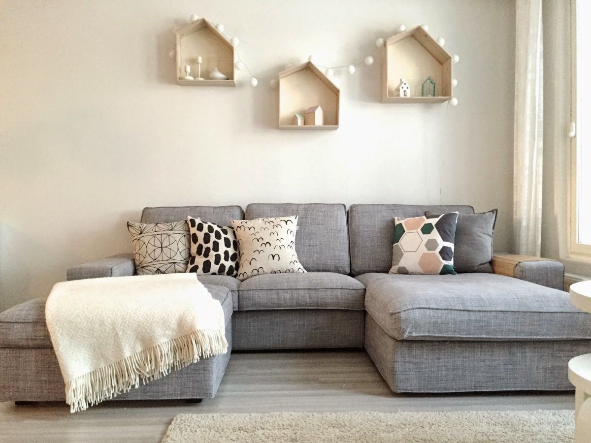 Бежевый диван в интерьере