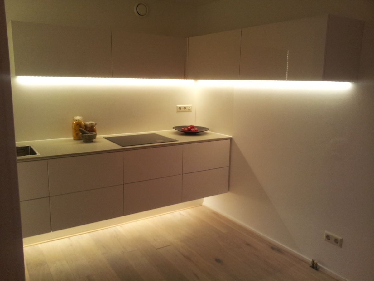 Подсветка шкафа