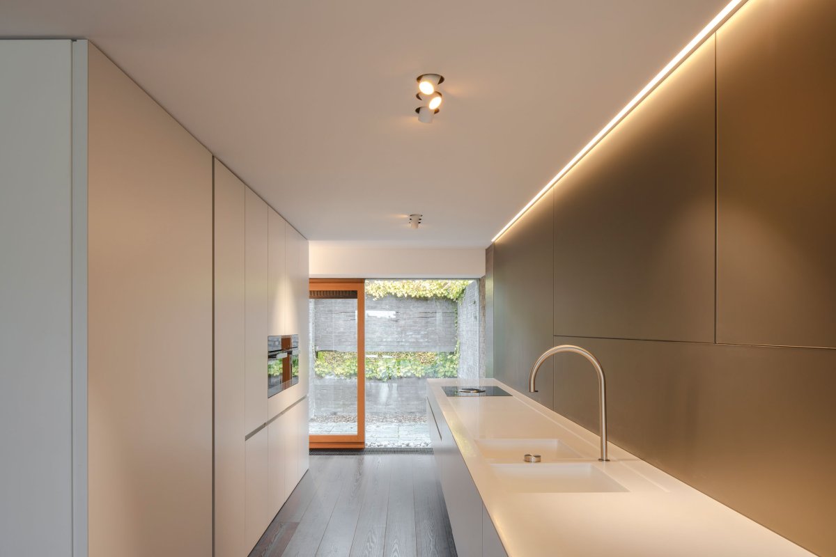 Парящая кровать в стиле лофт