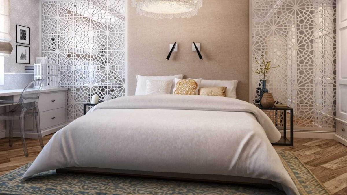 Плитка в изголовье кровати