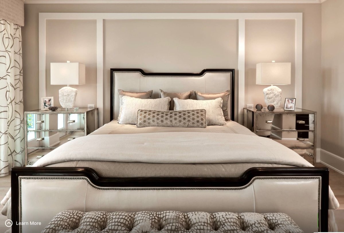 Симметрия в интерьере спальни