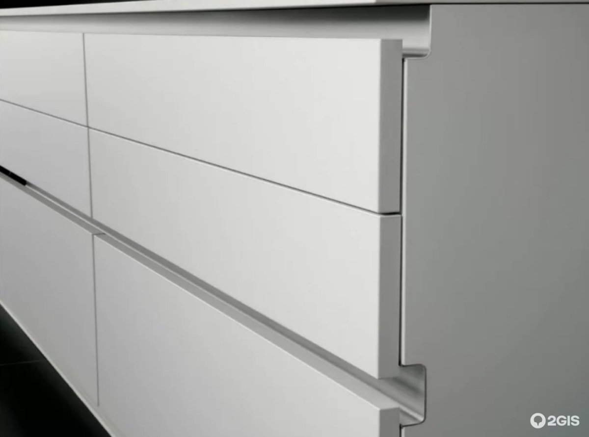 Встроенные распашные шкафы