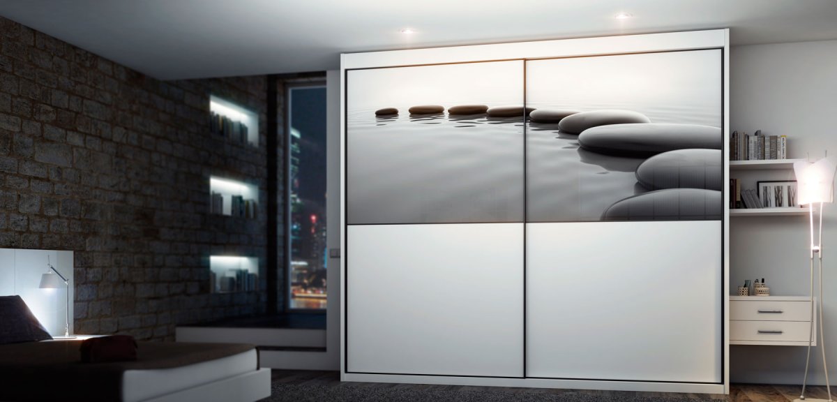 Шкаф со скрытыми ручками