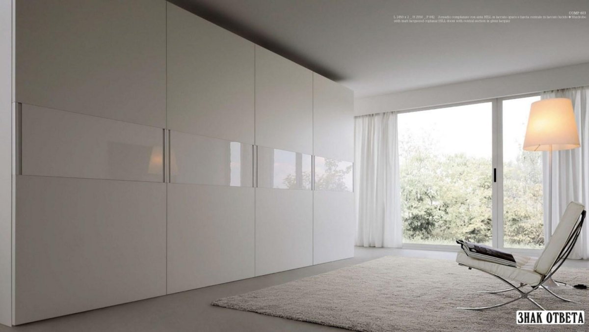 Белый встроенный шкаф