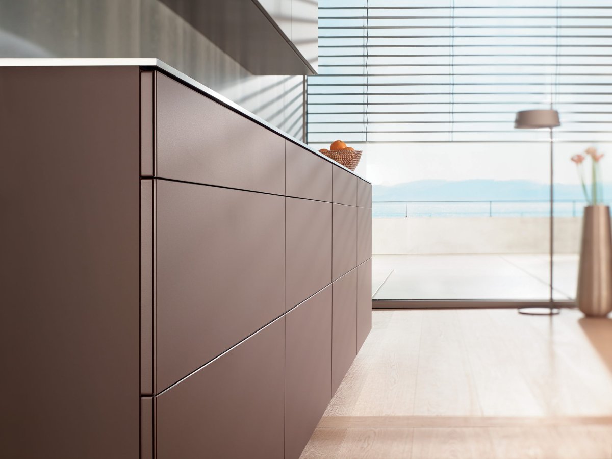 Шкаф купе серый глянец