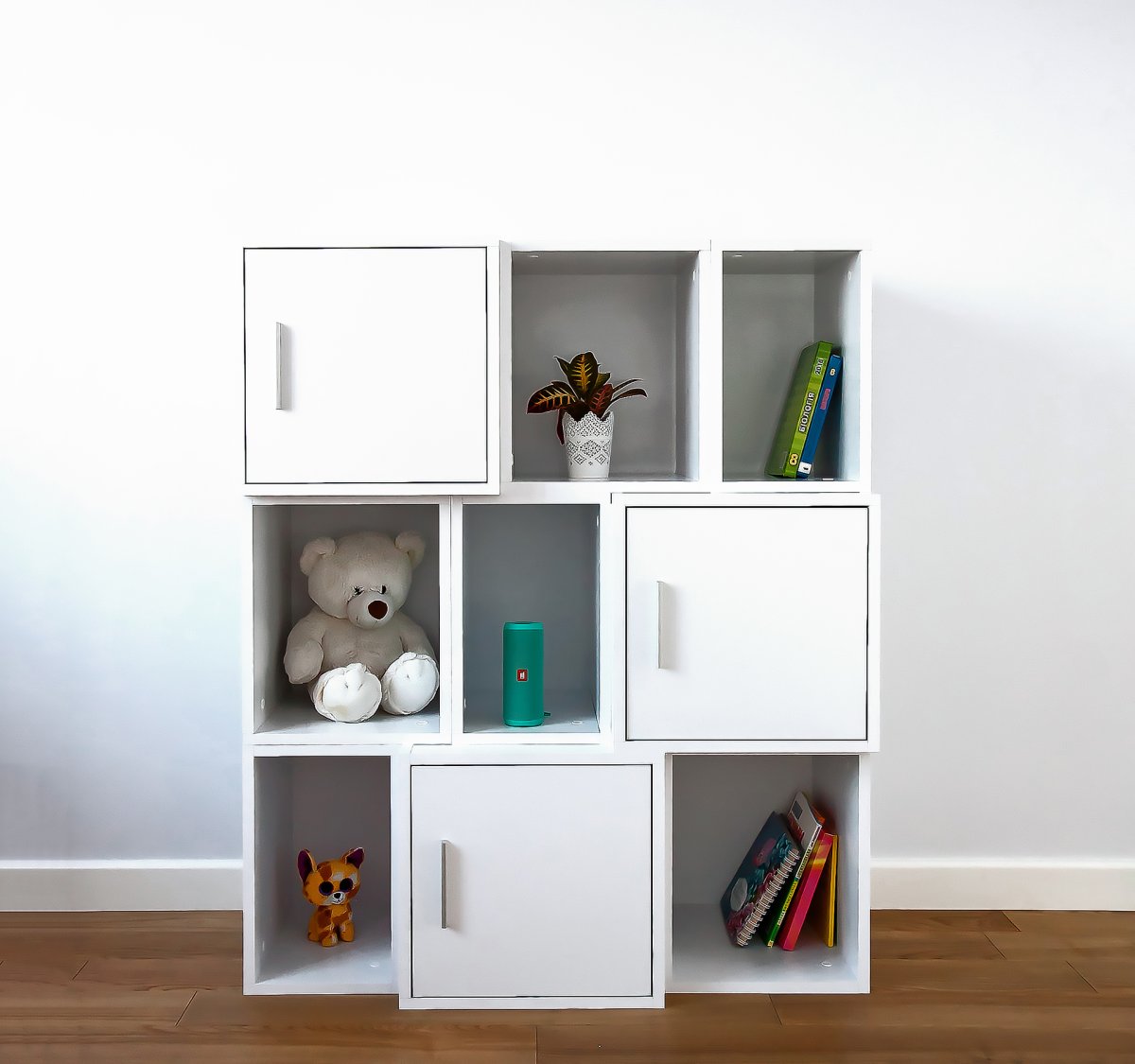 Стеллаж домик в детскую комнату