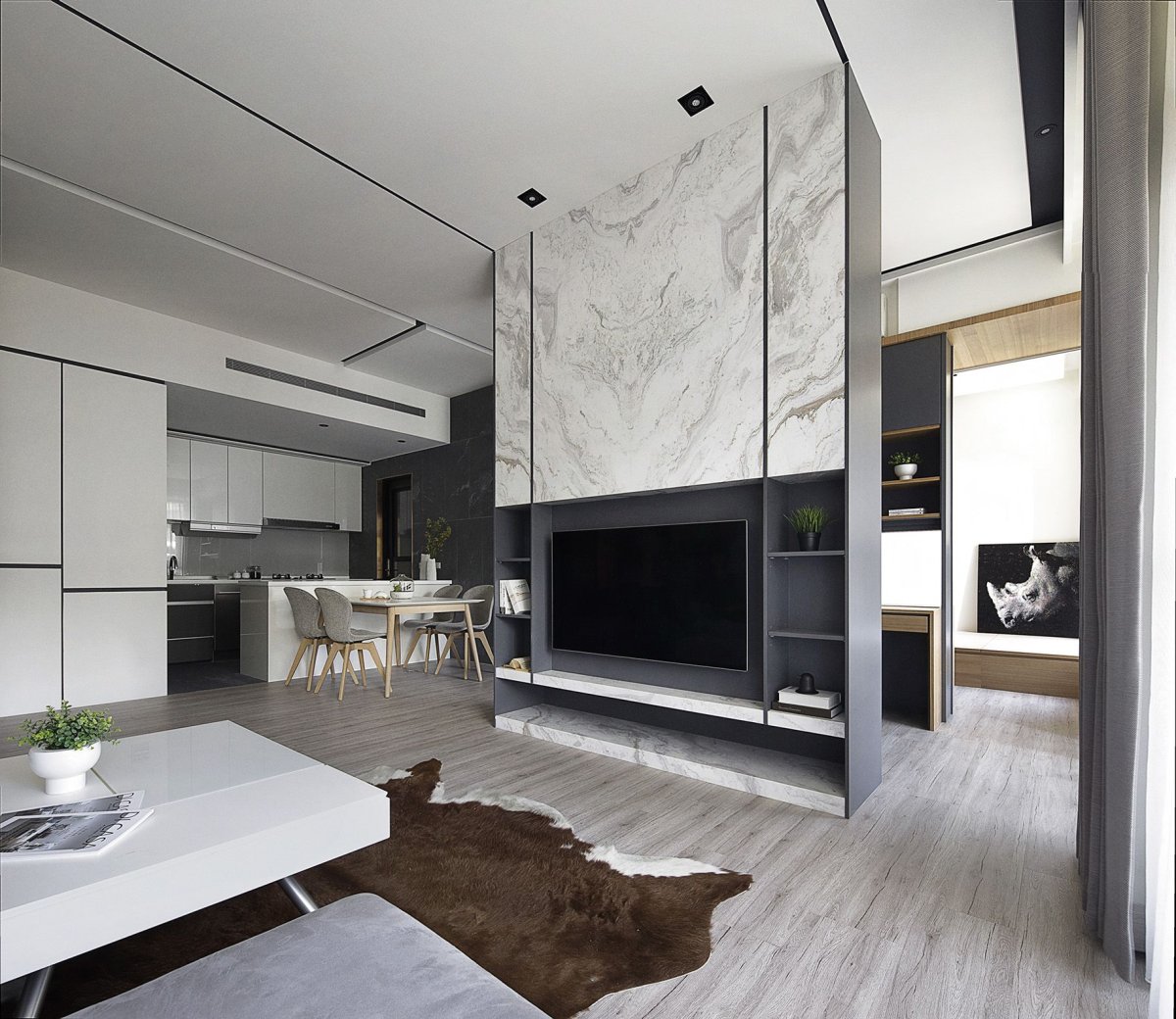 Декоративная перегородка с телевизором