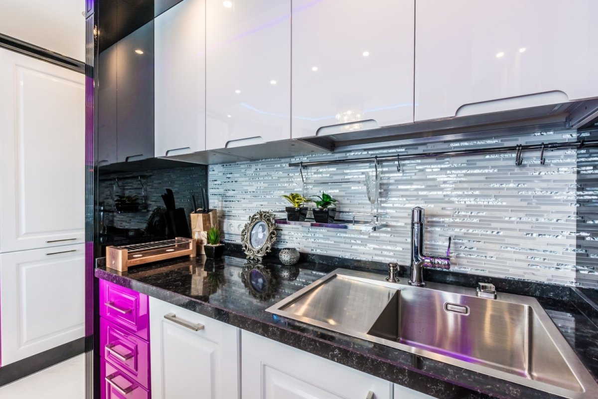 Стеновые панели для черно белой кухни