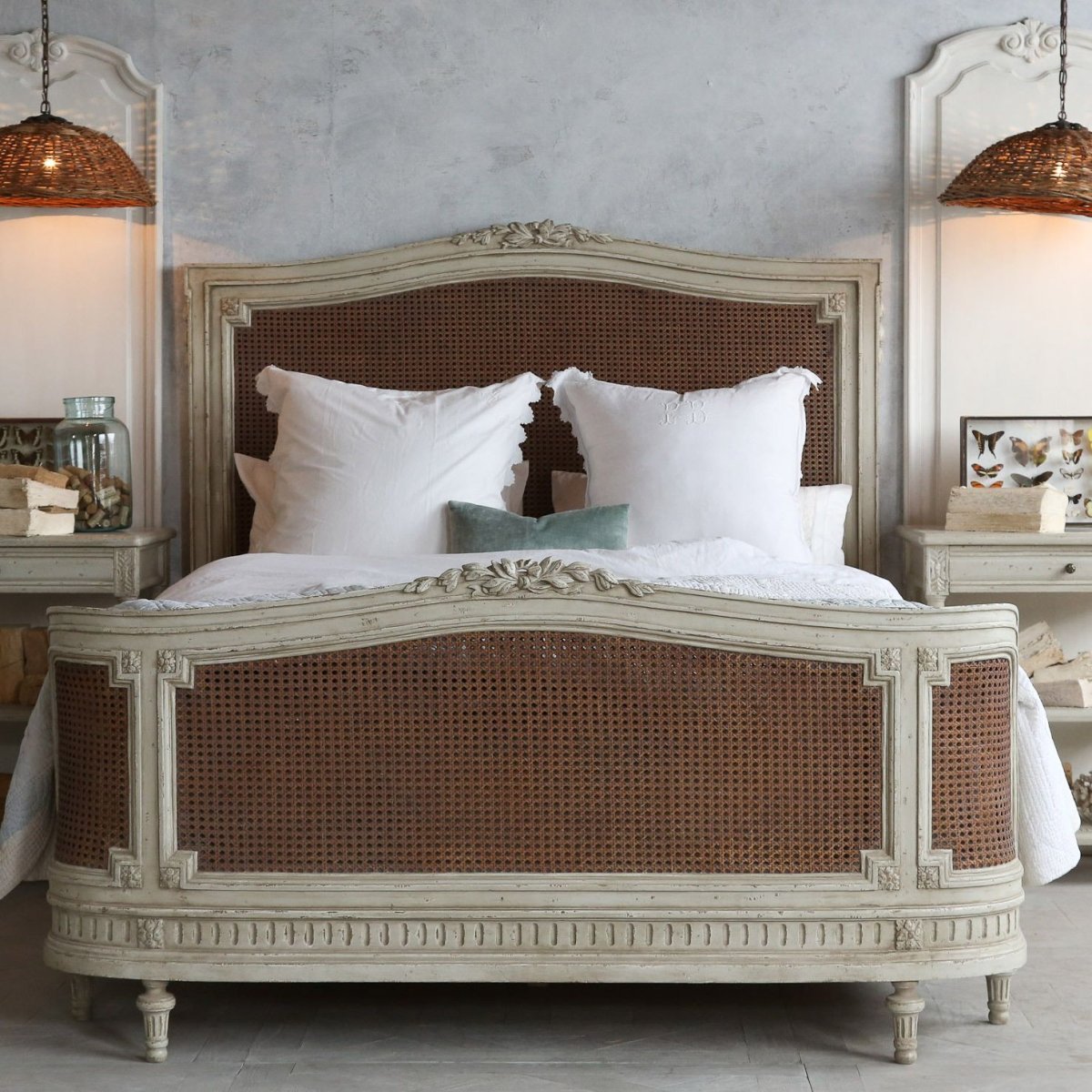 Кровать во французском стиле