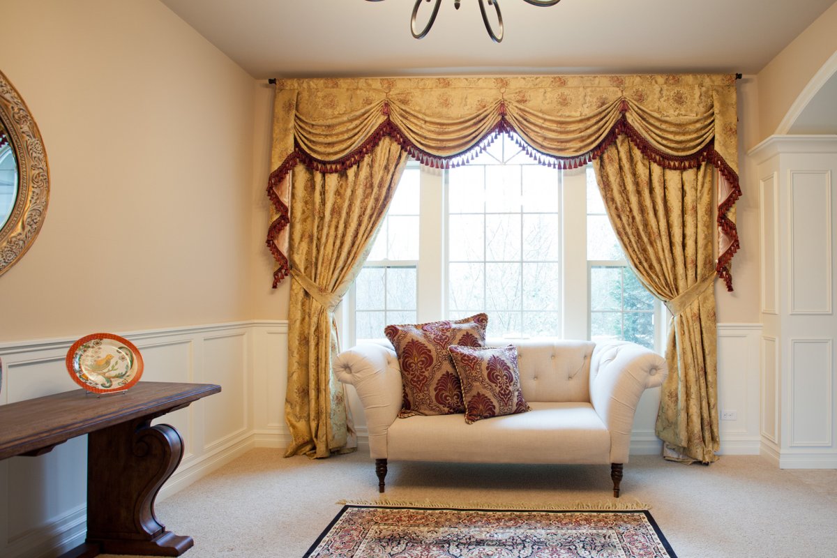 Шторы классика с ламбрекеном