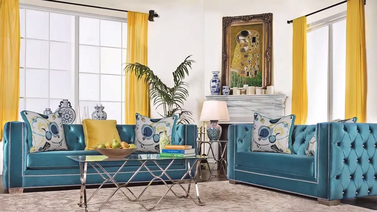 Комната с бирюзовым диваном