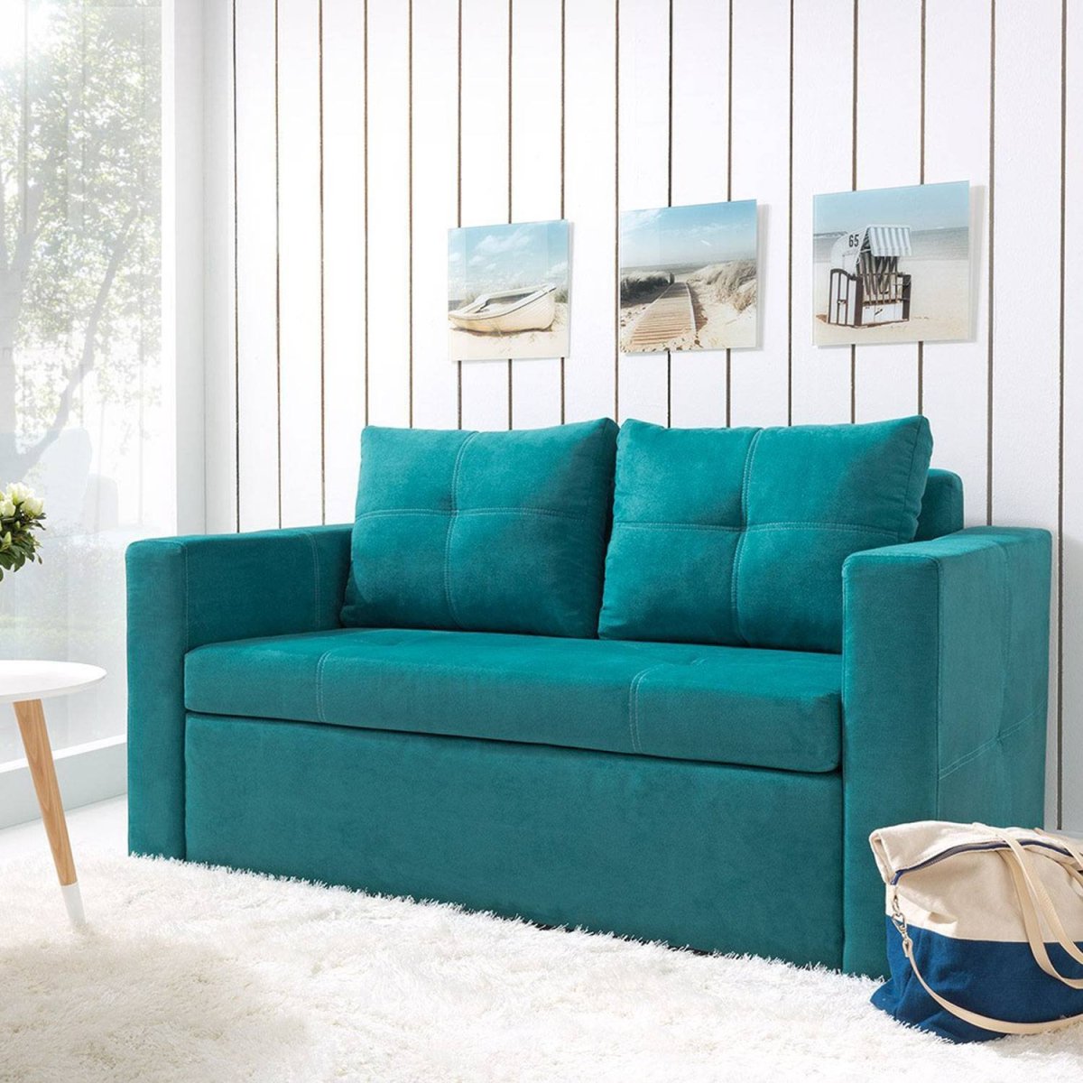 Голубой диван в интерьере гостиной